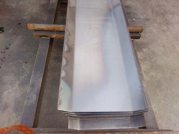 選用外貼式止水鋼板施工要注重的關(guān)鍵